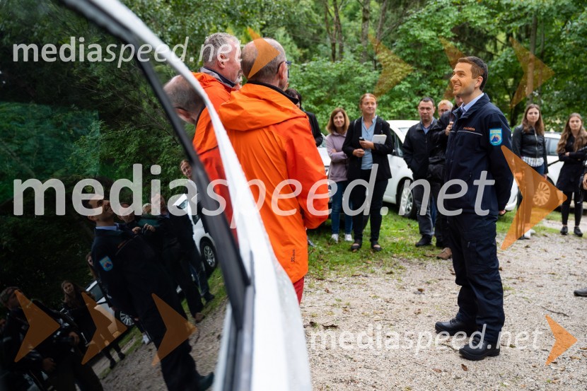  ... ;  Matej Tonin, podpredsednik vlade in minister za obramboVaja reševanja v gorah s pomočjo helikopterja