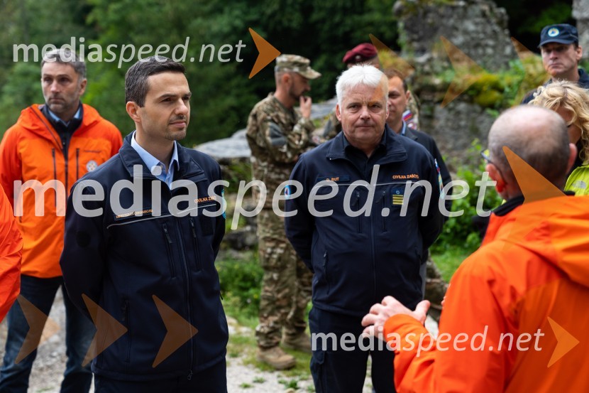  Matej Tonin, podpredsednik vlade in minister za obrambo;  ... Vaja reševanja v gorah s pomočjo helikopterja