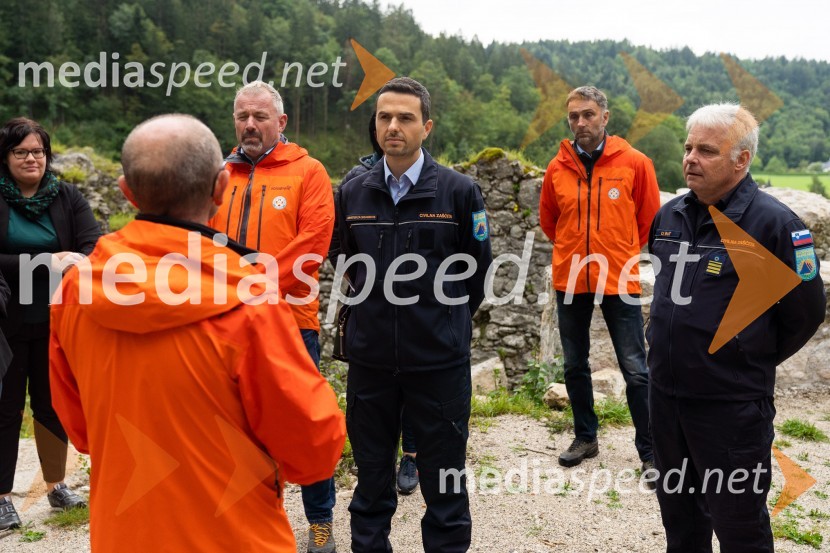  ... ;  ... ;  ... ;  Matej Tonin, podpredsednik vlade in minister za obrambo;  ... ;  ... Vaja reševanja v gorah s pomočjo helikopterja