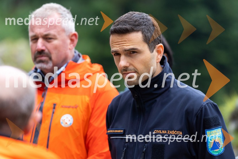  ... ;  Matej Tonin, podpredsednik vlade in minister za obramboVaja reševanja v gorah s pomočjo helikopterja