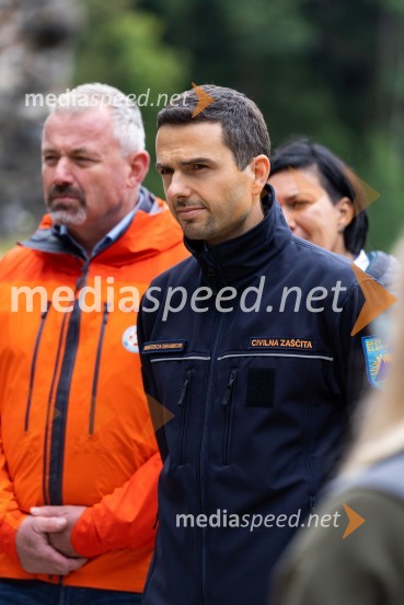  ... ;  Matej Tonin, podpredsednik vlade in minister za obramboVaja reševanja v gorah s pomočjo helikopterja