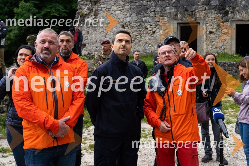  ... ;  ... ;  Matej Tonin, podpredsednik vlade in minister za obrambo;  ... Vaja reševanja v gorah s pomočjo helikopterja