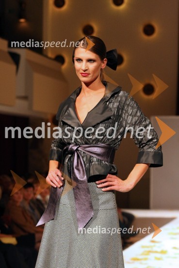 Modna revija Mojce BeseničarModna revija Mojce Beseničar