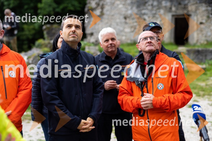  Matej Tonin, podpredsednik vlade in minister za obrambo;  ... ;  ... Vaja reševanja v gorah s pomočjo helikopterja