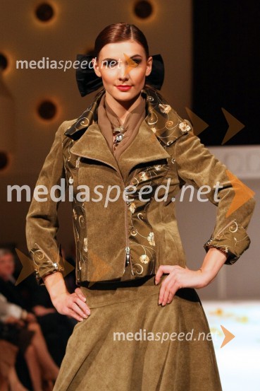 Modna revija Mojce BeseničarModna revija Mojce Beseničar