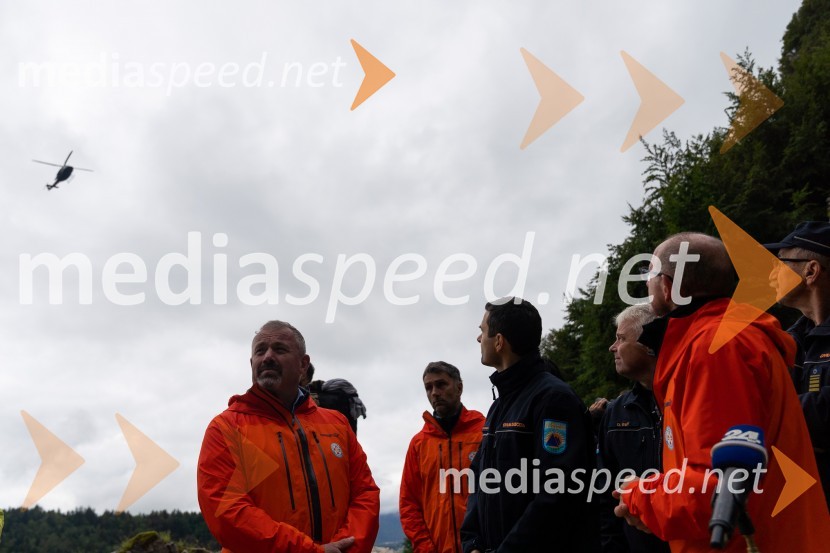  ... ;  ... ;  Matej Tonin, podpredsednik vlade in minister za obrambo;  ... Vaja reševanja v gorah s pomočjo helikopterja