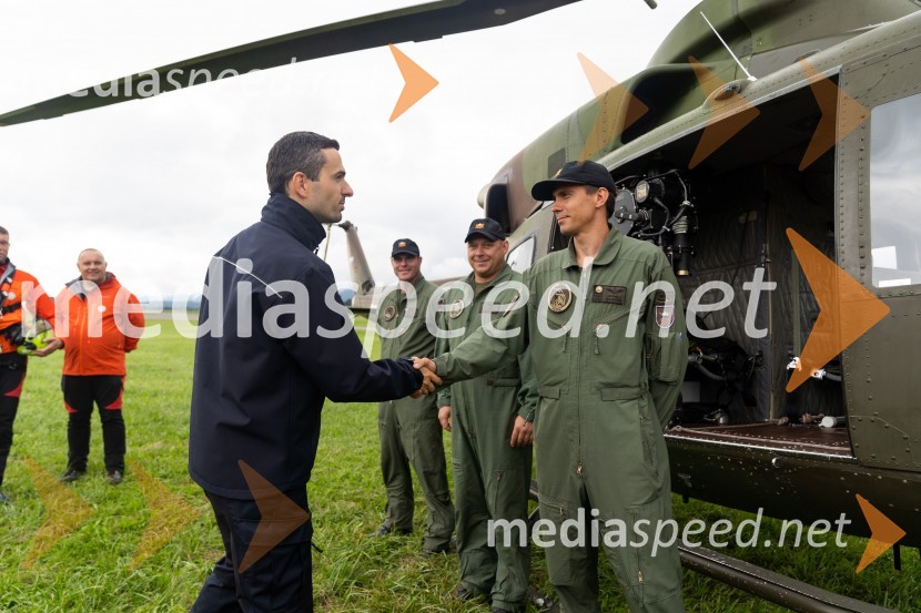  Matej Tonin, podpredsednik vlade in minister za obrambo;  ... ;  ... ;  ... Vaja reševanja v gorah s pomočjo helikopterja