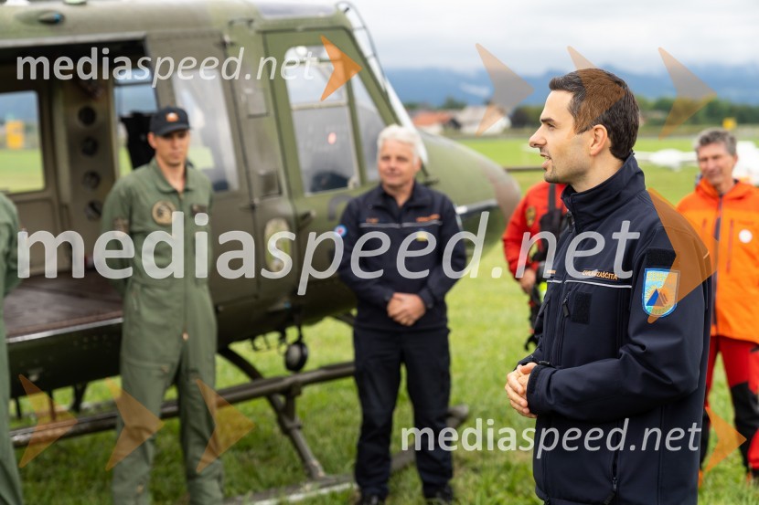  ... ;  ... ;  Matej Tonin, podpredsednik vlade in minister za obramboVaja reševanja v gorah s pomočjo helikopterja