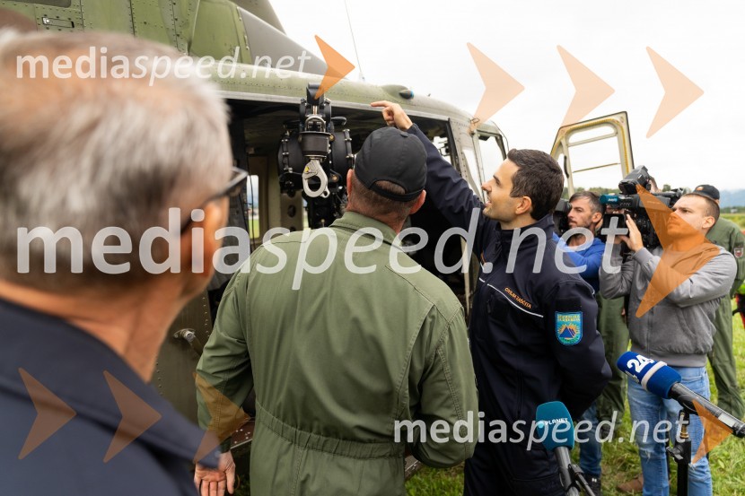  ... ;  Matej Tonin, podpredsednik vlade in minister za obramboVaja reševanja v gorah s pomočjo helikopterja
