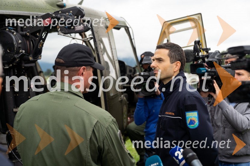  ... ;  Matej Tonin, podpredsednik vlade in minister za obramboVaja reševanja v gorah s pomočjo helikopterja