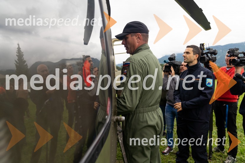  ... ;  Matej Tonin, podpredsednik vlade in minister za obramboVaja reševanja v gorah s pomočjo helikopterja