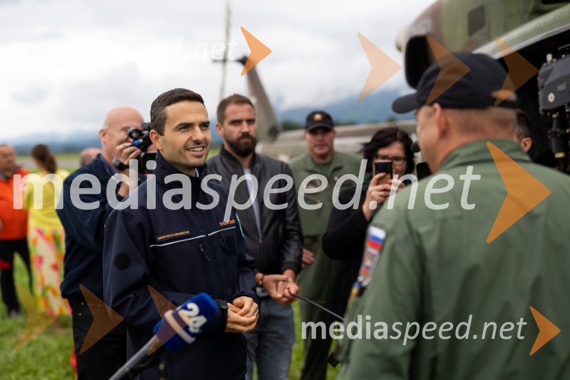  Matej Tonin, podpredsednik vlade in minister za obrambo;  ... Vaja reševanja v gorah s pomočjo helikopterja
