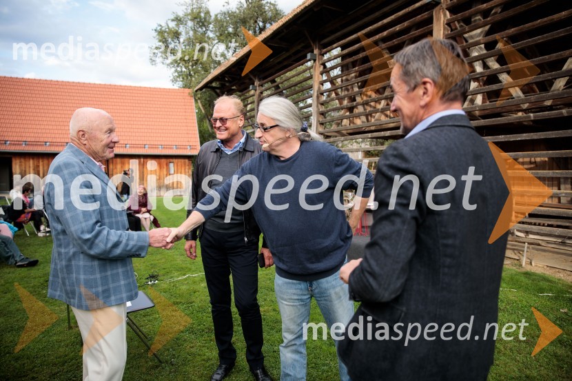  ... ;  Janez  Škrabec, direktor Riko d.o.o., predsednik Slovensko-ruskega poslovnega sveta, častni konzul Belorusije; mag. Marcel Štefančič ml., filmski kritik, publicist in TV voditelj;  ... Marcel Štefančič in Boštjan Videmšek, pogovor na Škrabčevi domačiji