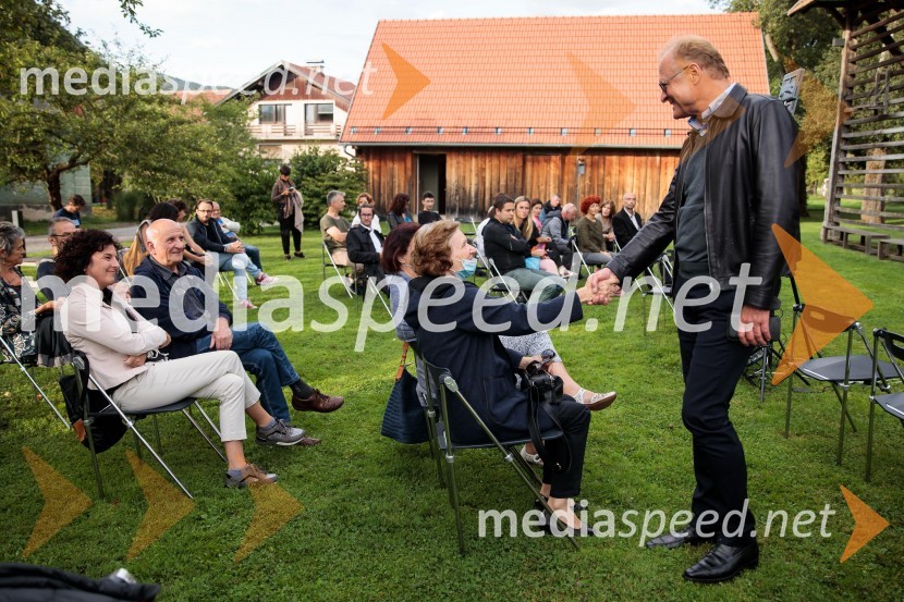  ... ;  Janez  Škrabec, direktor Riko d.o.o., predsednik Slovensko-ruskega poslovnega sveta, častni konzul BelorusijeMarcel Štefančič in Boštjan Videmšek, pogovor na Škrabčevi domačiji