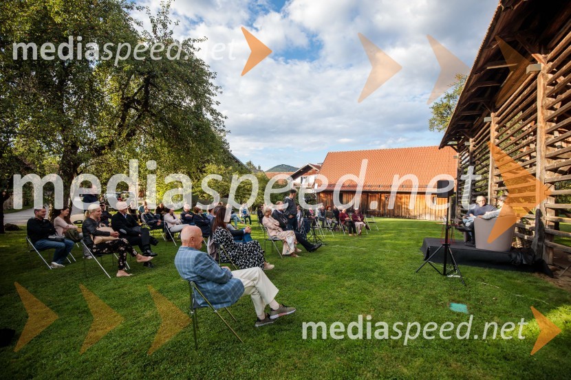 Marcel Štefančič in Boštjan Videmšek, pogovor na Škrabčevi domačiji