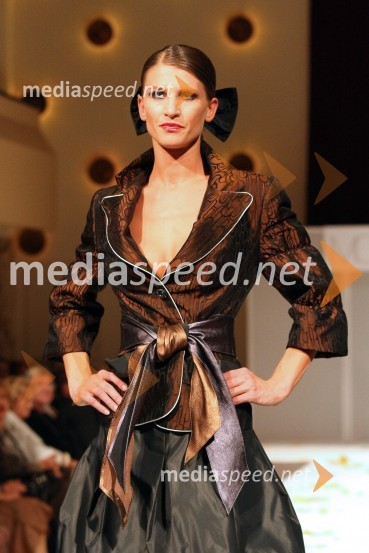 Modna revija Mojce BeseničarModna revija Mojce Beseničar