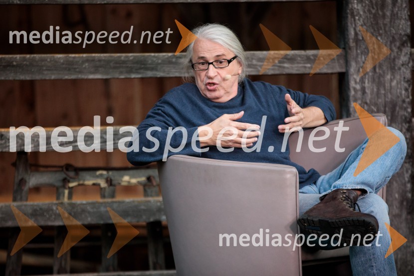 mag. Marcel Štefančič ml., filmski kritik, publicist in TV voditeljMarcel Štefančič in Boštjan Videmšek, pogovor na Škrabčevi domačiji