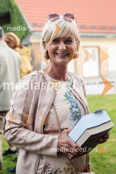  Sonja Poljanšek Škrabec, lastnica Welness centra SunnyMarcel Štefančič in Boštjan Videmšek, pogovor na Škrabčevi domačiji