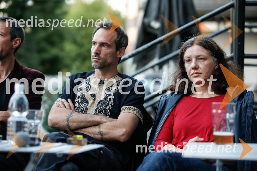  Erik Valenčič, neodvisni novinar, voditelj Dežele pridnih;  Ana Duša, umetnicaSlovensko mladinsko gledališče, predstavitev 65. sezone