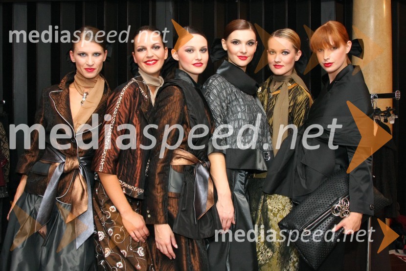 Manekenke modne revijeModna revija Mojce Beseničar