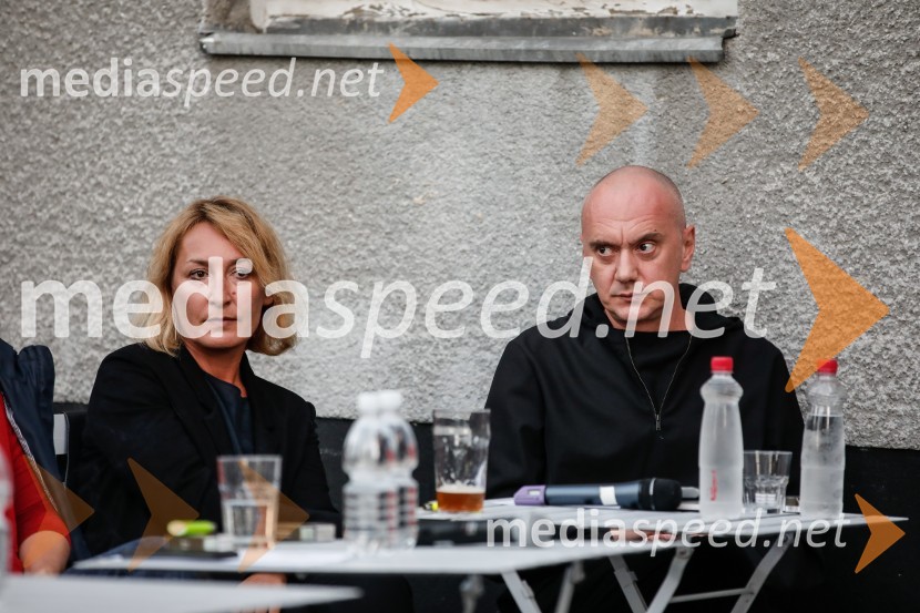  Maja Kleczewska, režiserka;  Goran Injac, umetniški vodja, Slovensko mladinsko gledališčeSlovensko mladinsko gledališče, predstavitev 65. sezone