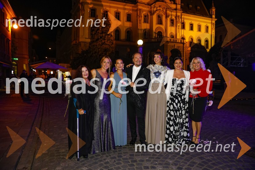  Mia Žnidarič;  Eva  Hren, pevka;  Nina Strnad, pevka;  Patrik Greblo, dirigent;  Jadranka Juras, pevka;  Nuška Drašček, pevka;  Alenka Godec, pevkaPoletna noč, gala koncert v okviru 68. Ljubljana Festivala