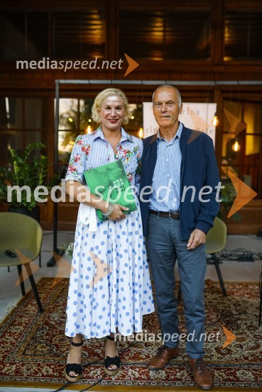  Ana Roš Stojan, kuharska mojstrica in najboljša chefinja na svetu po izboru akademije The World's 50 Best Restaurants ter direktorica Hiše Franko;  ... Ana Roš, predstavitev kuharske monografije Sonce in dež