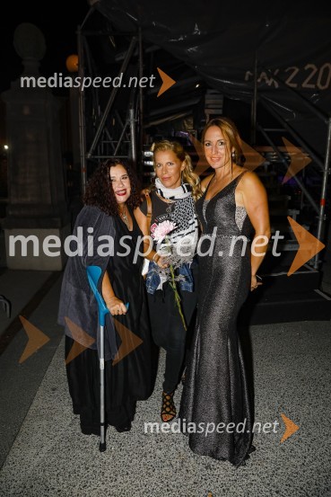  Mia Žnidarič;  Anika Horvat, pevka;  Eva  Hren, pevkaPoletna noč, gala koncert v okviru 68. Ljubljana Festivala