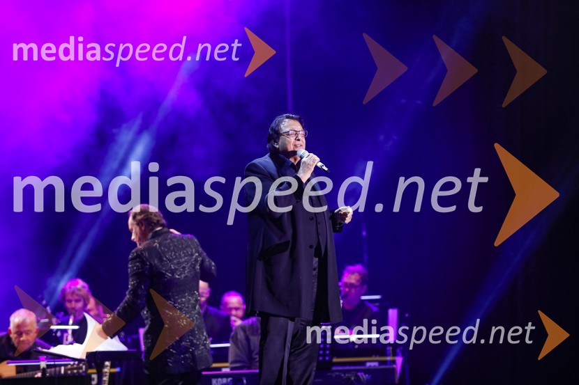  Patrik Greblo, dirigent;  Oto Pestner, pevecPoletna noč, gala koncert v okviru 68. Ljubljana Festivala