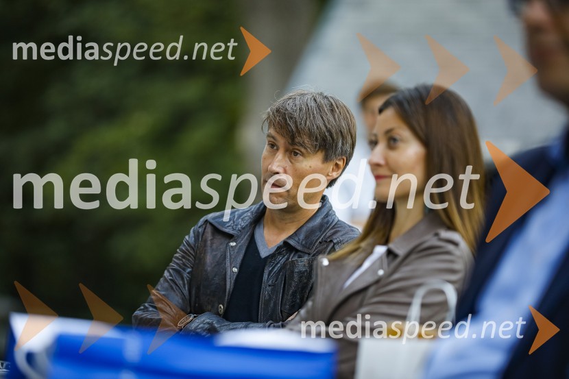  Aleš Šteger, programski direktor, BeletrinaAna Roš, predstavitev kuharske monografije Sonce in dež