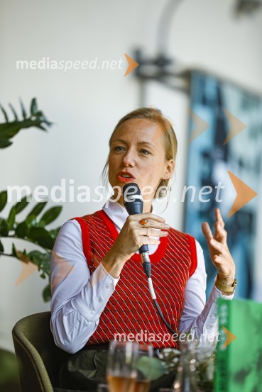  Suzana GabrijanAna Roš, predstavitev kuharske monografije Sonce in dež