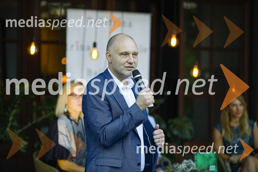  Mitja Čander, direktor, založba BeletrinaAna Roš, predstavitev kuharske monografije Sonce in dež