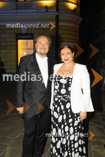  Patrik Greblo, dirigent;  Nuška Drašček, pevkaPoletna noč, gala koncert v okviru 68. Ljubljana Festivala