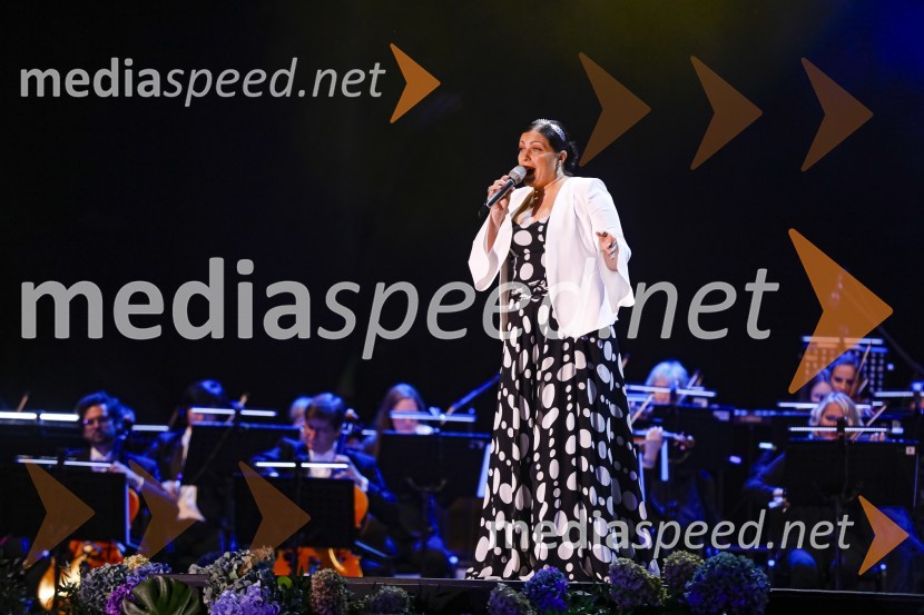  Nuška Drašček, pevkaPoletna noč, gala koncert v okviru 68. Ljubljana Festivala