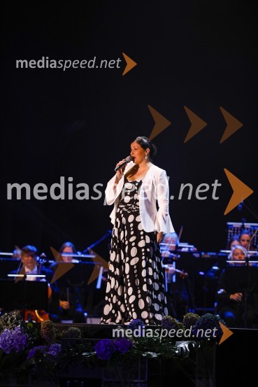  Nuška Drašček, pevkaPoletna noč, gala koncert v okviru 68. Ljubljana Festivala