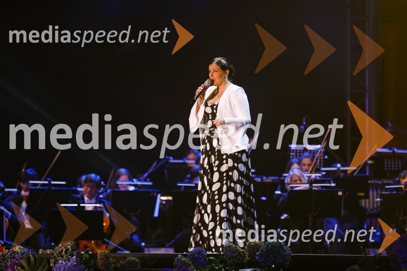  Nuška Drašček, pevkaPoletna noč, gala koncert v okviru 68. Ljubljana Festivala