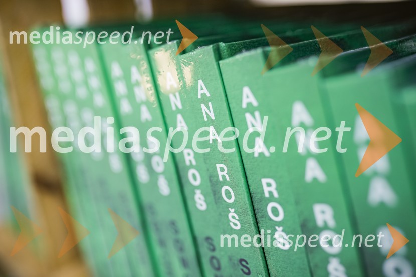 Sonce in dež, kuharska monografija Ane RošAna Roš, predstavitev kuharske monografije Sonce in dež