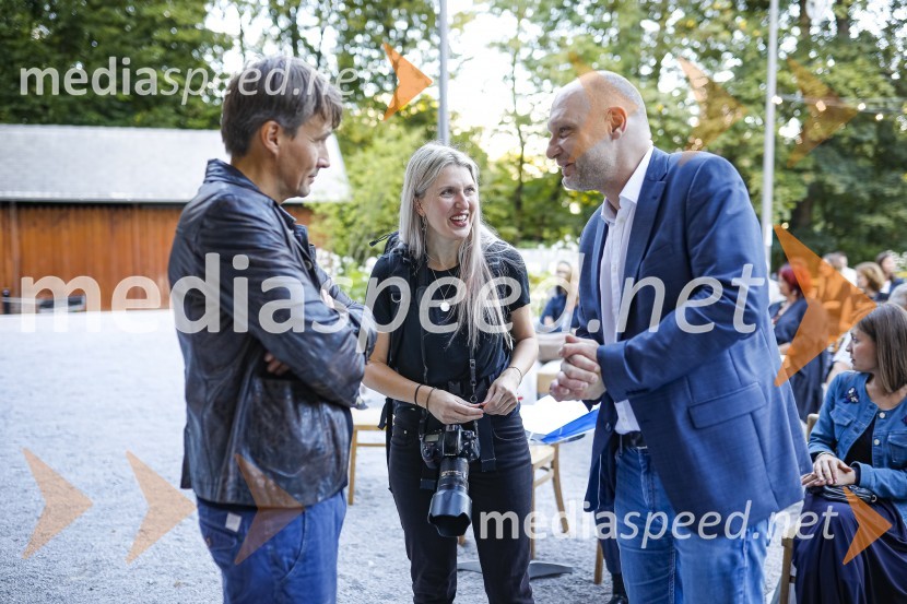  ... ;  ... ;  Mitja Čander, direktor, založba BeletrinaAna Roš, predstavitev kuharske monografije Sonce in dež