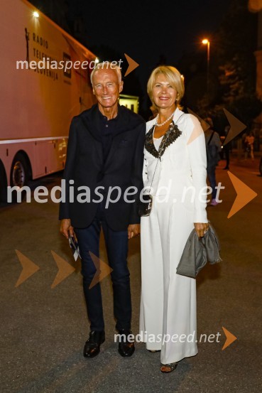  Janez Pergar, častni konzul Republike Južne Afrike;  Nevenka Črešnar Pergar, lastnica in direktorica podjetja NP ConsultingPoletna noč, gala koncert v okviru 68. Ljubljana Festivala