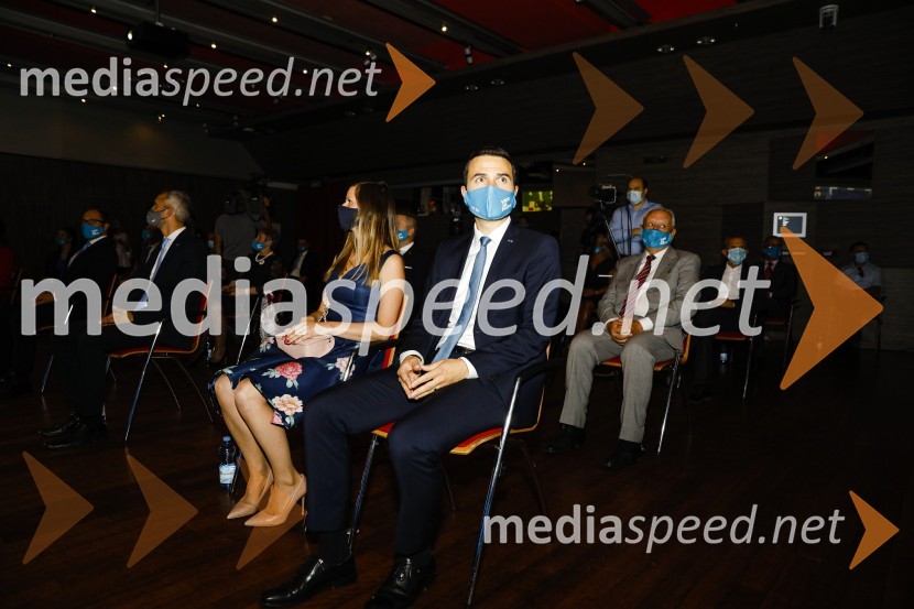  Marjeta Tonin;  Matej Tonin, podpredsednik vlade in minister za obrambo20 let stranke Nova Slovenija