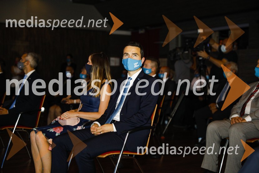  Marjeta Tonin;  Matej Tonin, podpredsednik vlade in minister za obrambo20 let stranke Nova Slovenija