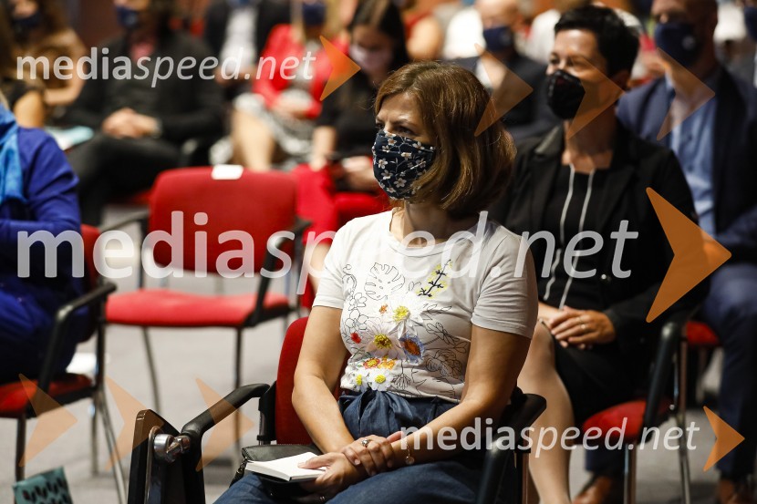 mag. Sonja  Šmuc, generalna direktorica Gospodarske zbornice SlovenijeTrusted Brand 2020, podelitev priznanj