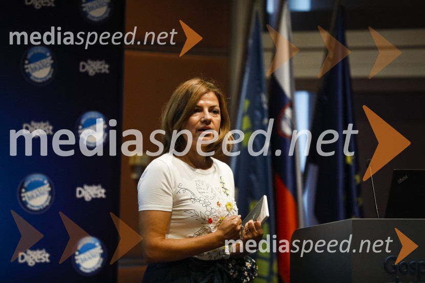 mag. Sonja  Šmuc, generalna direktorica Gospodarske zbornice SlovenijeTrusted Brand 2020, podelitev priznanj