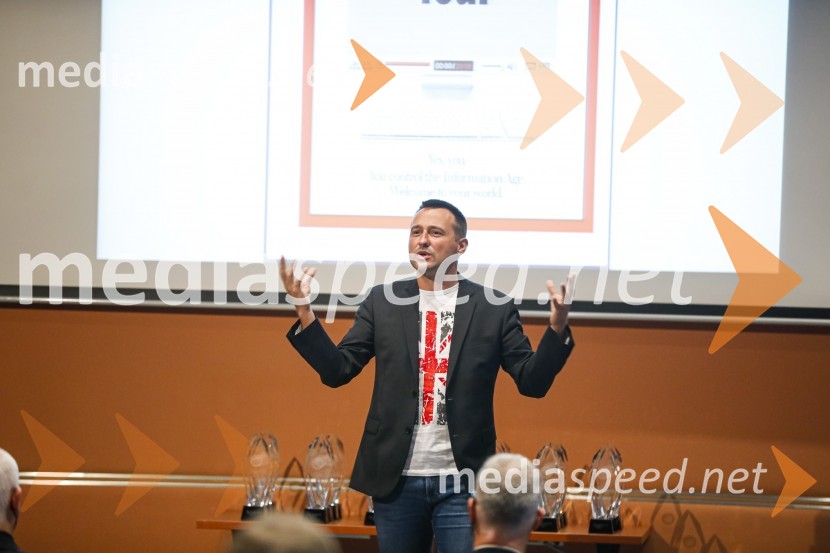  Bruno Šimleša, priznani hrvaški pisec literature s področja popularne psihologije in duhovnosti.Trusted Brand 2020, podelitev priznanj