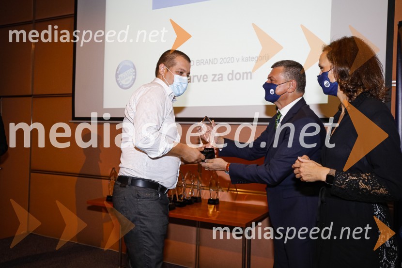  ... ;  Daniel Škraba, vodja Reader's Digest Slovenija;  Polona Stepišnik, direktorica prodaje, Založba Mladinska knjigaTrusted Brand 2020, podelitev priznanj