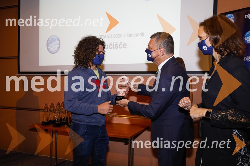  ... ;  Daniel Škraba, vodja Reader's Digest Slovenija;  Polona Stepišnik, direktorica prodaje, Založba Mladinska knjigaTrusted Brand 2020, podelitev priznanj