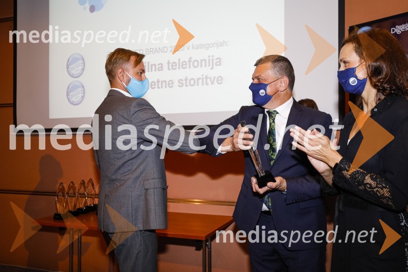  ... ;  Daniel Škraba, vodja Reader's Digest Slovenija;  Polona Stepišnik, direktorica prodaje, Založba Mladinska knjigaTrusted Brand 2020, podelitev priznanj