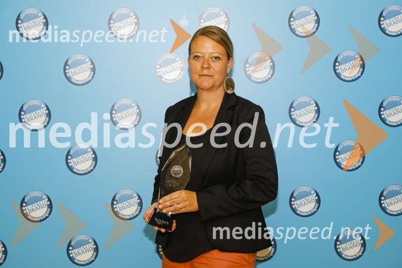  Jerneja Jevševar Zelinka, producentka programa Val 202Trusted Brand 2020, podelitev priznanj