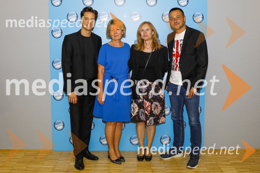  Domen Valič, igralec;  Ester Fidel, vodja Službe za odnose z javnostmi, Mladinska knjiga;  Laura Štraus Vuk, področje komuniciranja z novinarji, Založba Mladinska knjiga;  Bruno Šimleša, priznani hrvaški pisec literature s področja popularne psihologije in duhovnosti.Trusted Brand 2020, podelitev priznanj