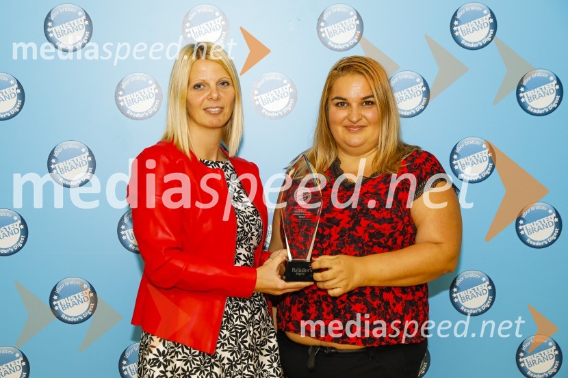  Nina Šumi, vodja trženjskih projektov, SPAR Slovenija d.o.o.;  Nataša Purgaj, Spar SlovenijaTrusted Brand 2020, podelitev priznanj